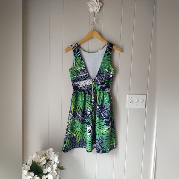 Saks Fifth Avenue Tropical Palm Print Dress Navy Green Resort Style Size Medium - Picture 2 of 7